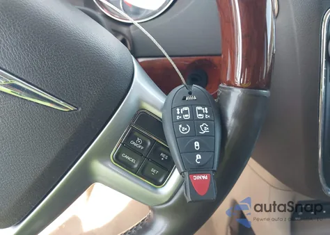 2013 Chrysler Town & Country Limited from USA, damaged, VIN 2C4RC1GG7DR511790